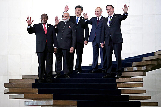В США предупредили о переходе мирового лидерства от G7 к БРИКС