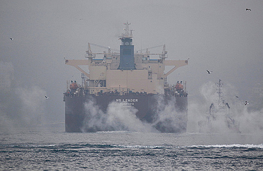 Bloomberg: около половины танкеров, перевозивших российскую нефть, прекратили это делать