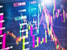 Инвестиционный аналитик рассказал, куда стоит вкладывать деньги россиянам