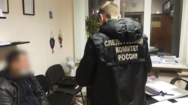 В Саратове сотрудника РЭО ГИБДД отправили в СИЗО по подозрению в получении 60 тысяч рублей взятки