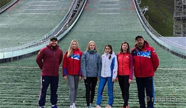Женская сборная по лыжному двоеборью провела тренировки в Сочи