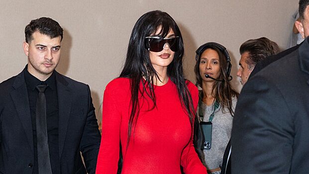 Кайли Дженнер сменила имидж на фоне романа с Шаламе