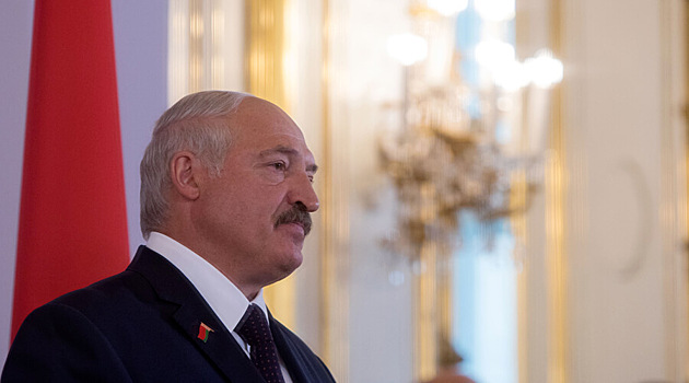 Александр Лукашенко рассказал для чего нужны флаг и герб Беларуси