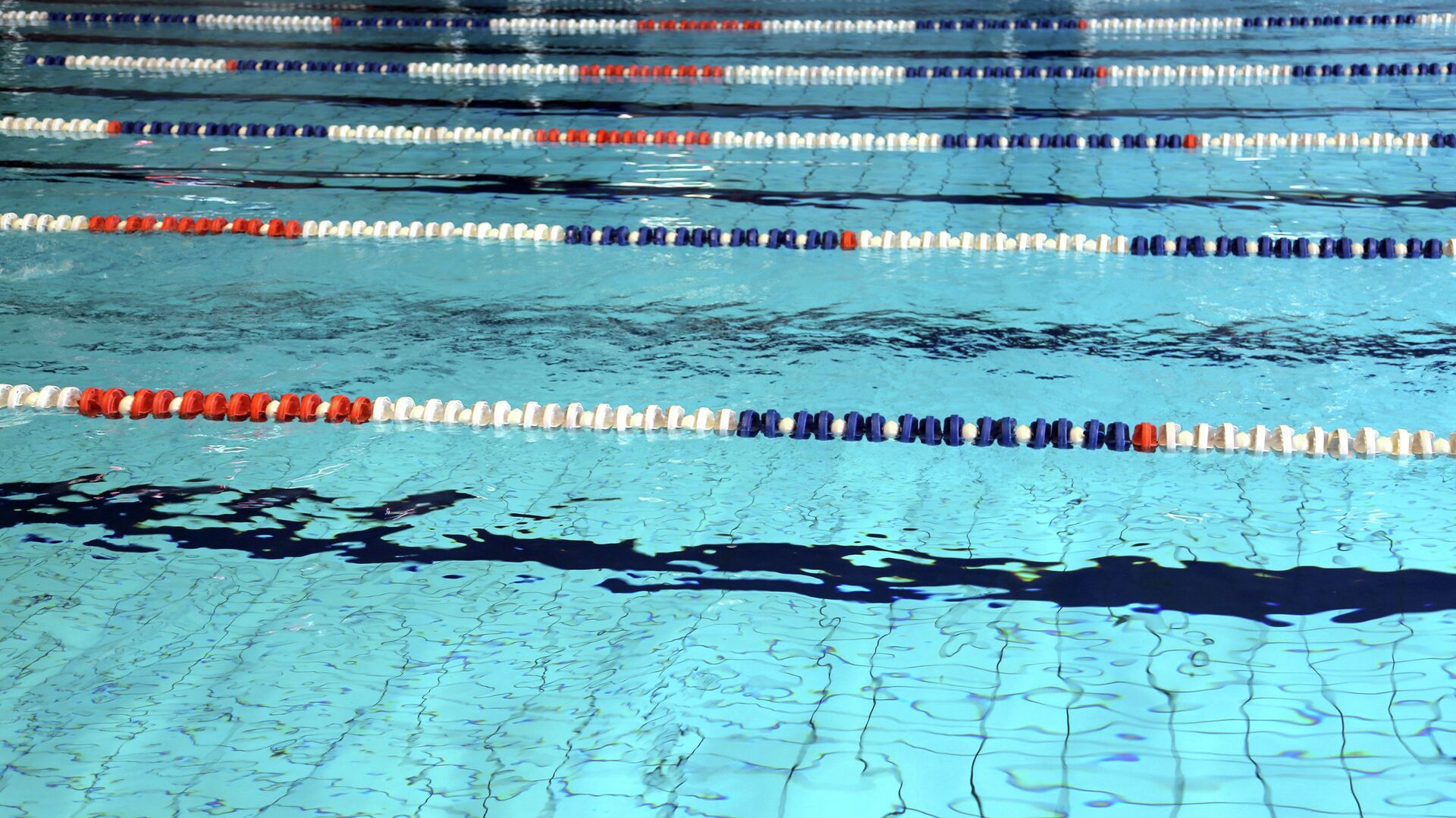 В Свердловской области 12-летний мальчик утонул в бассейне на тренировке