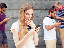 «Важнее свобода и гибкость». Почему зумеры все чаще выбирают общение онлайн