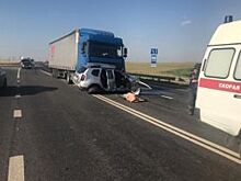 В Краснодарском крае в ДТП с грузовиком погибли два человека