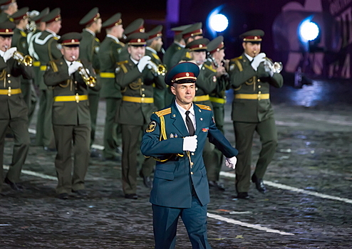 Один из старейших оркестров России исполнит популярные песни у Главного храма Вооружённых Сил РФ