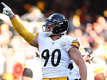 Ти Джей Уотт обошел старшего брата Джей Джея в списке лидеров по сэкам за карьеру