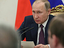 Путин освободил от должности двух чиновников из руководства МЧС