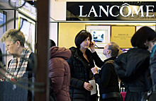 Минпромторг обещает, что Lancome, Yves Saint Laurent и Giorgio Armani вернутся в Россию