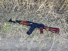 В Тюмени у здания жилого комплекса раздались автоматные очереди