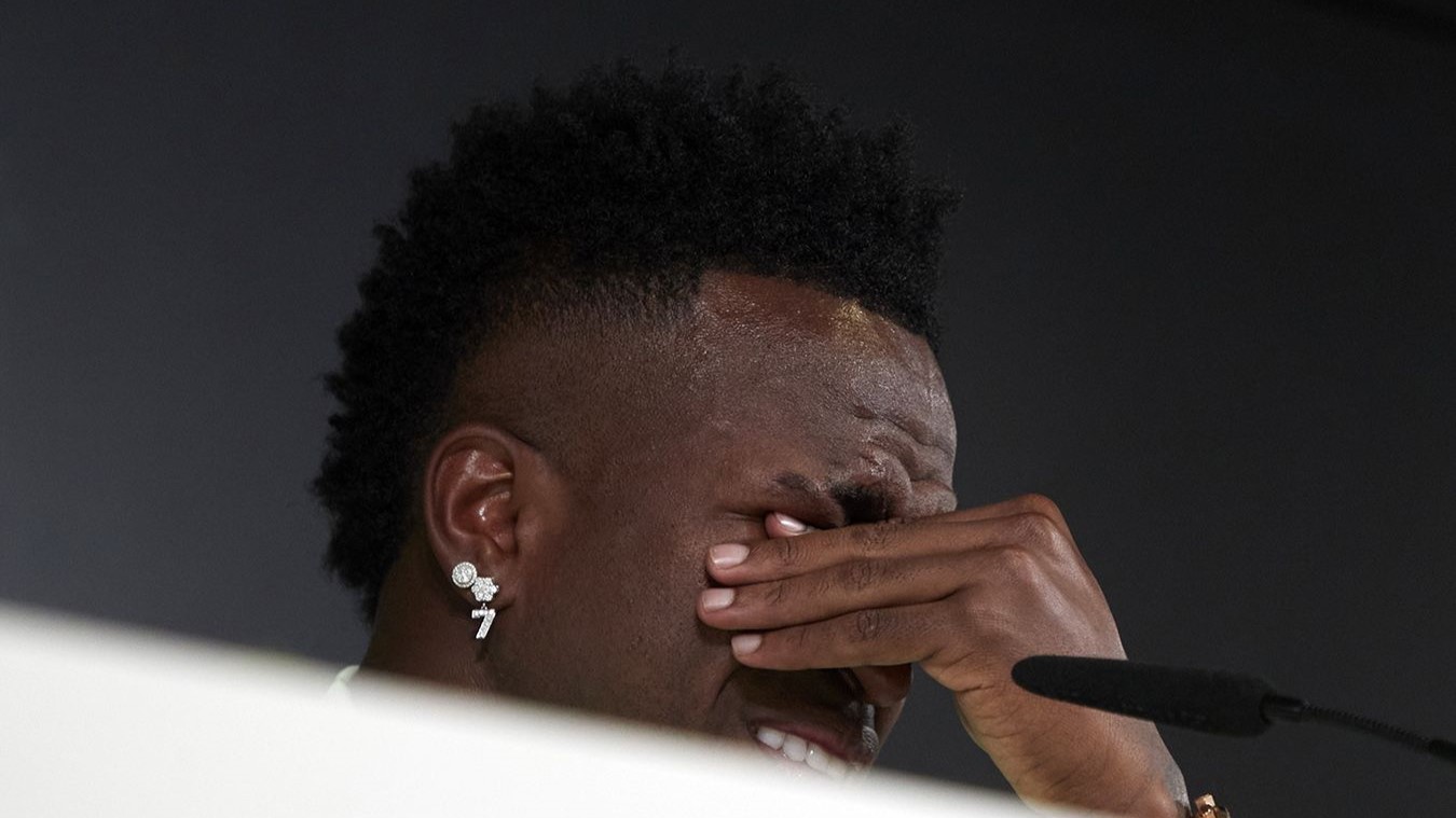 Нападающий Реала Винисиус заплакал на пресс-конференции перед матчем Испания — Бразилия, причины, что он сказал