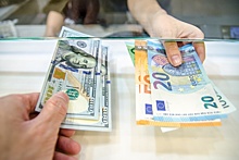 Россияне увеличили на треть покупку иностранной валюты