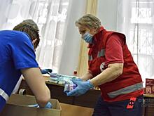 В Тюмени волонтеры готовят посылки для отправки российским солдатам на Украину