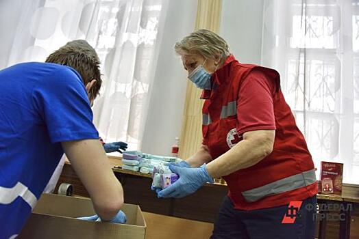 В Тюмени волонтеры готовят посылки для отправки российским солдатам на Украину