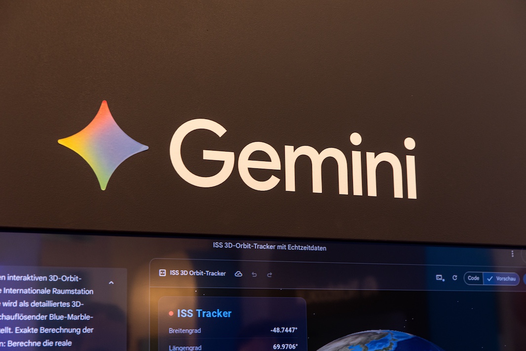 Gemini равен ChatGPT по аудитории