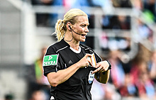 Женщина впервые назначена главным судьей матча чемпионата Германии