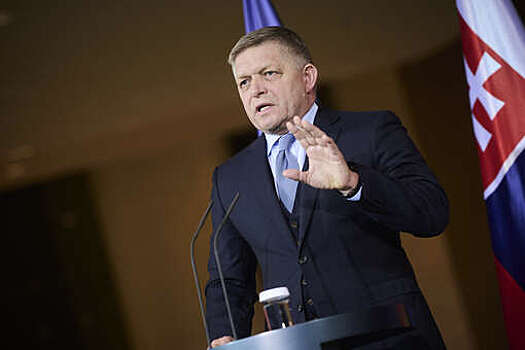 Фицо: Словакия не будет ратифицировать документы о принятии Украины в НАТО
