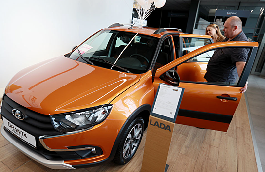 В «АвтоВАЗе» раскрыли комплектацию упрощенной Lada Granta