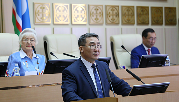 Новым спикером парламента Якутии стал декан юрфака СВФУ