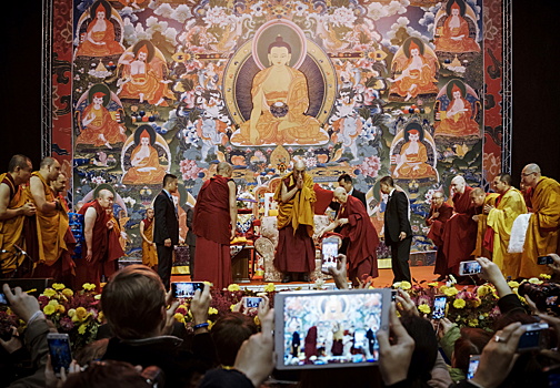 Как выбирают Далай-ламу