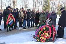 Жители Лодейного Поля почтили память павшего в схватке с чеченскими боевиками героя