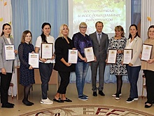 Коллективы 29 детсадов в Екатеринбурге получили торты от депутата Зяблицева