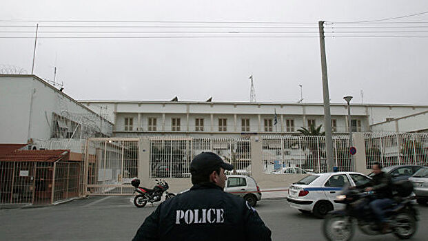 В Афинах двое заключенных сбежали из тюрьмы