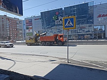 В Новосибирске эксперты объяснили обилие пыли на дорогах после схода снега