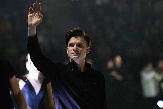 Чемпионы России Семененко и Петросян объединились на льду для показательного номера