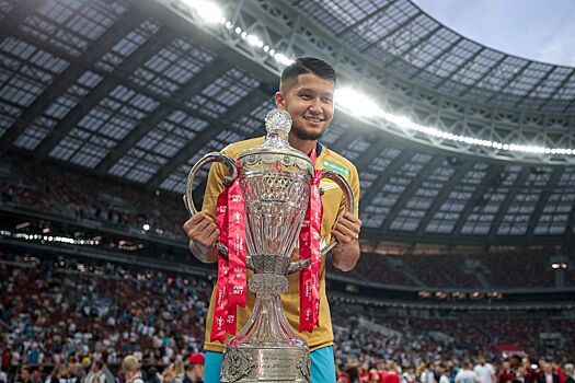 «Рубин» интересуется полузащитником «Зенита»