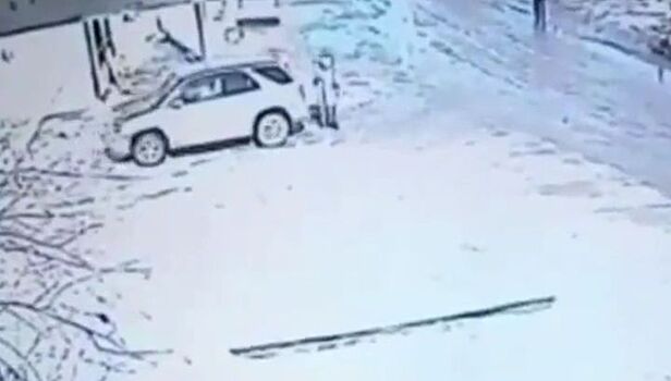 Внедорожник трижды переехал пенсионерку под Якутском
