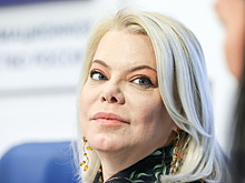 Актриса Яна Поплавская сравнила уехавших из России артистов с тараканами