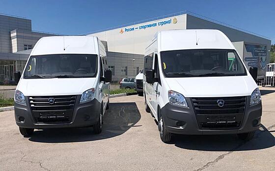 Рязанские спортшколы получили новые автобусы