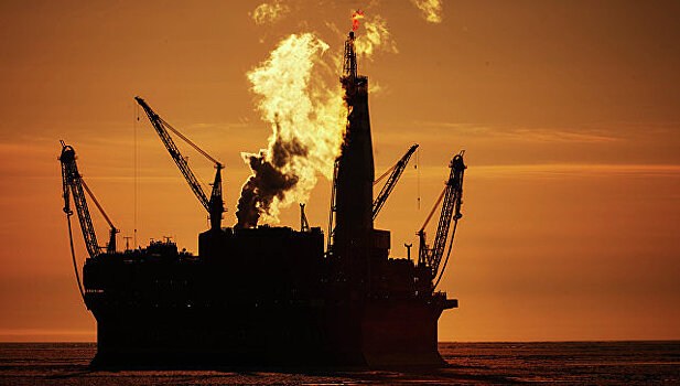 Европарламент выступил за запрет нефтедобычи в Арктике