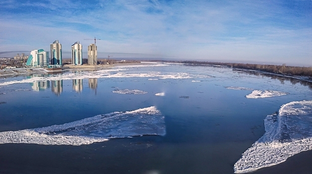 Барнаул в ожидании паводка чистит ливневки и русло реки