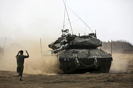 Израильский танк открыл огонь по армии Сирии