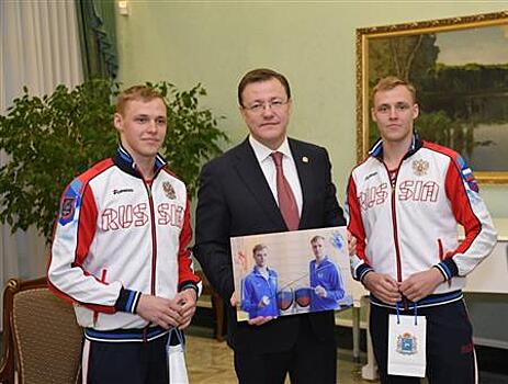 Дмитрий Азаров поздравил братьев Бородачевых с победой на Чемпионате мира по фехтованию