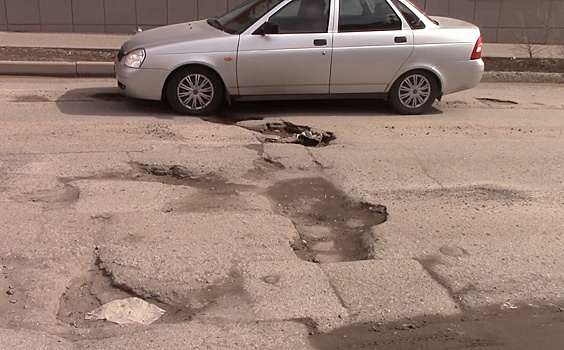 Волгоградец снял клип об убитых дорогах