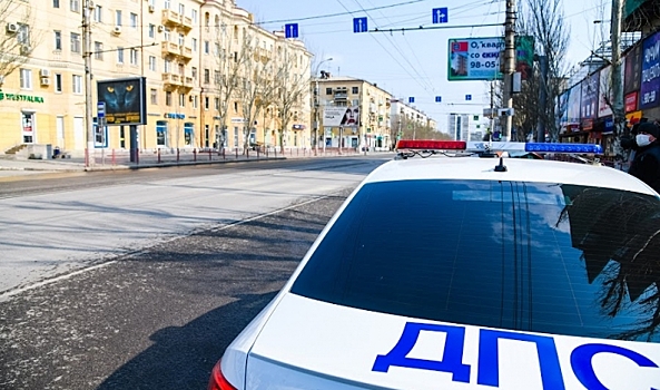 За рулем иномарки задержали 20-летнего волгоградца с пакетом мефедрона
