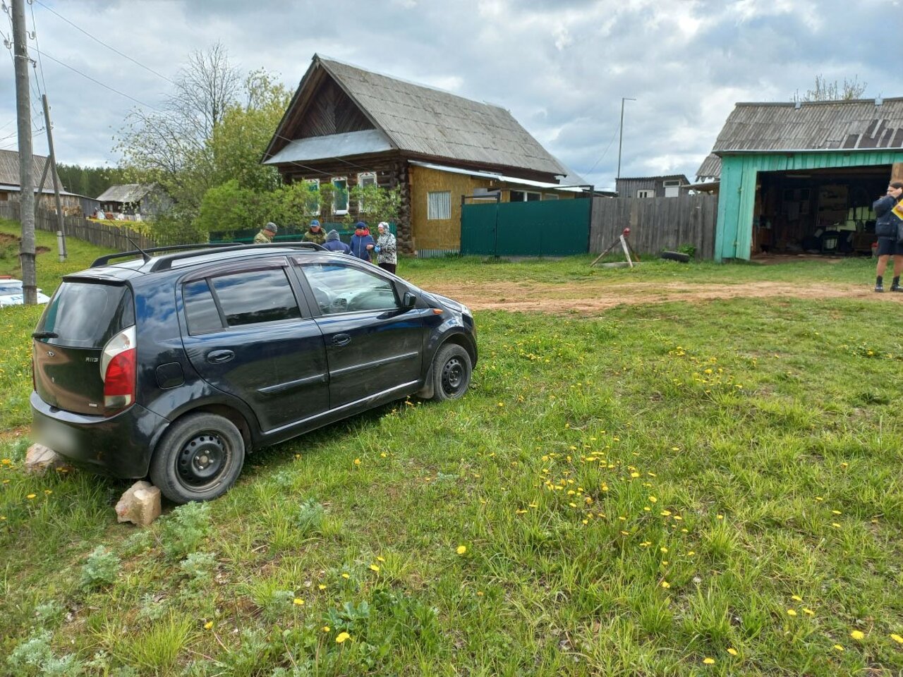 Житель Удмуртии погиб под колёсами собственного автомобиля - Рамблер/авто