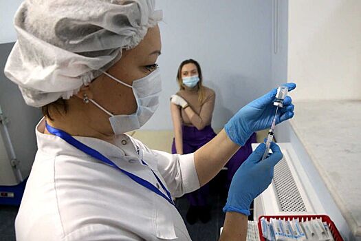 В Бишкек доставили 25 тысяч доз казахстанской вакцины «Казвак»
