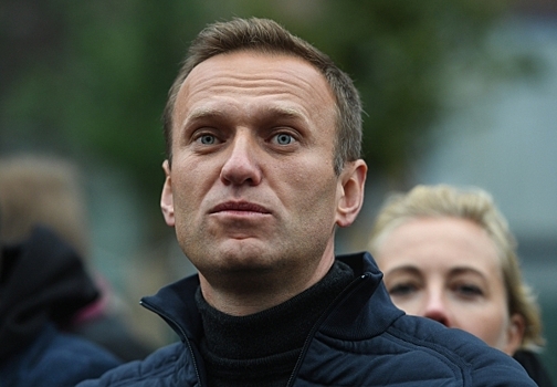 У Навального подозревают отравление, «батькино» дитя с автоматом, Ефремов и Пашаев снова вместе