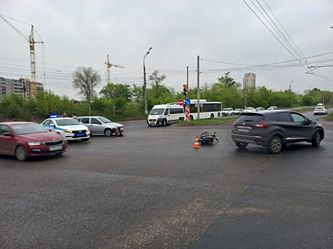 В Тольятти водитель "Калины" сбил пенсионера на мопеде
