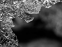 В Ярославле неизвестный обстрелял автомобиль