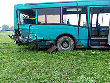В Смоленской области столкнулись автобус и грузовик, пострадали 16 человек