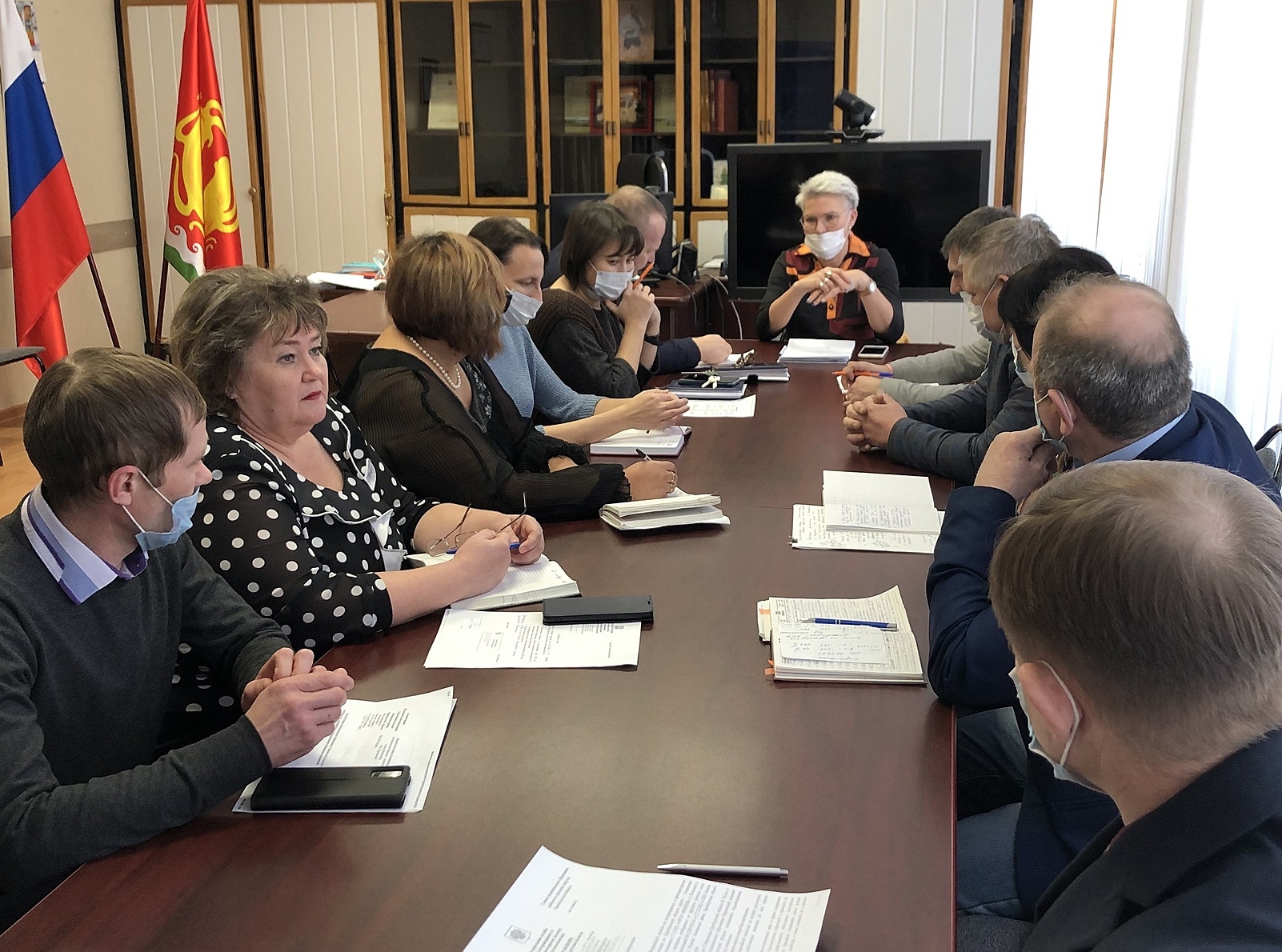 Глава Новоорского района провела совещание по вакцинации после критики губернатора