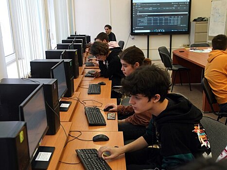 Минпросвещения разработает единый учебник по информатике