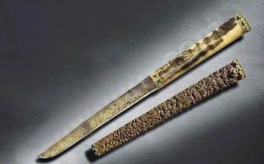 Императорский охотничий нож эпохи Цяньлун — 1,24 миллиона долларов