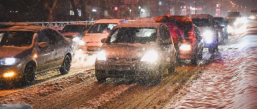 После снегопада Ростов встал в 8-бальной пробке
